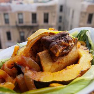 Diabetic-Friendly Oven-BBQ Short Ribs with Squash and Leeks