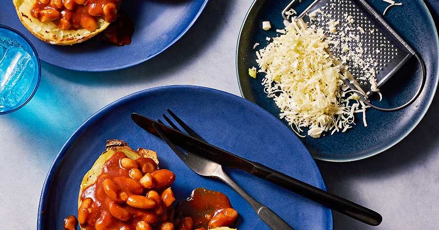 Diabetic-Friendly Loaded potato skins with speedy baked beans
